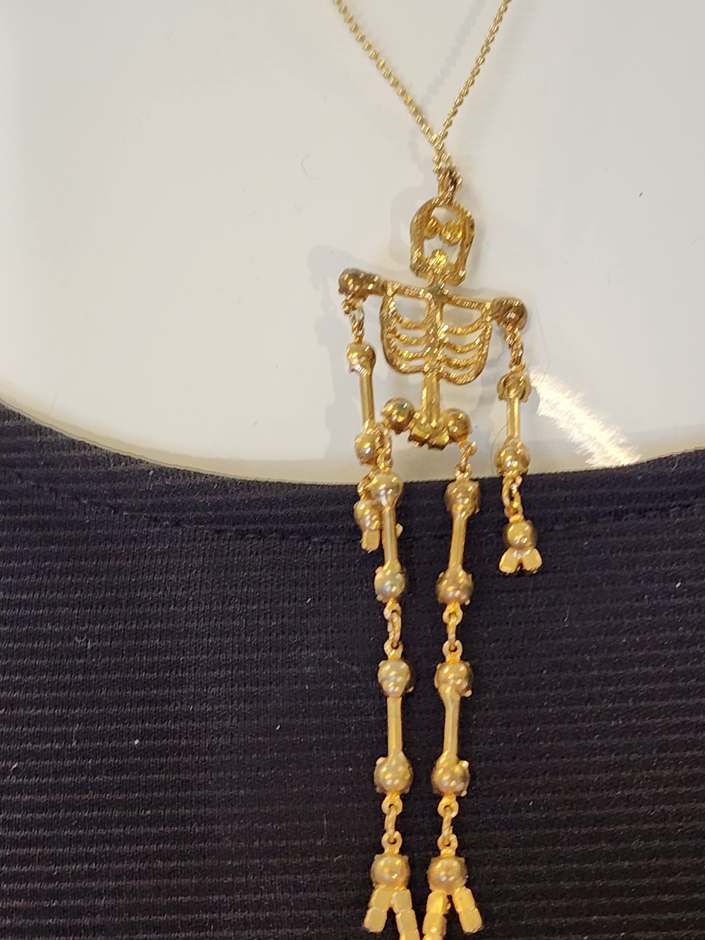 Y2K Gold Tone Rhinestone Articulated Skeleton Necklace Dangling Halloween - Picture 5 of 11